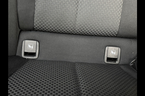 BMW 1-serie 116i Business Edition | Zwarte grill | Apple Carplay | DAB+ | PDC V+A