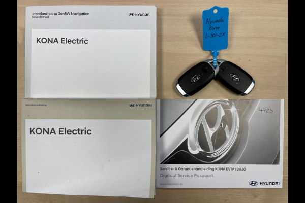 Hyundai Kona EV Fashion 64 kWh|100% SOH|FACELIFT|3-FASE|DAKJE|HEAD-UP|ACC|CAMERA|CARPLAY|NAVI|NL- AUTO|NAP|INCL. BTW|1e EIG.|