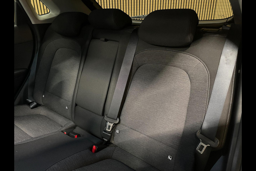 Hyundai Kona EV Fashion 64 kWh|100% SOH|FACELIFT|3-FASE|DAKJE|HEAD-UP|ACC|CAMERA|CARPLAY|NAVI|NL- AUTO|NAP|INCL. BTW|1e EIG.|