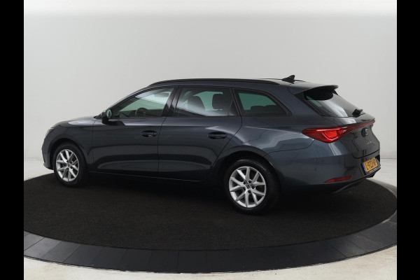 Seat Leon 1.0 TSI Style Intens | Stoelverwarming | Adaptive cruise | Camera | Carplay | Stuurverwarming | Navigatie | Keyless | Parkeerhulp | Climate control | Bluetooth | Full LED