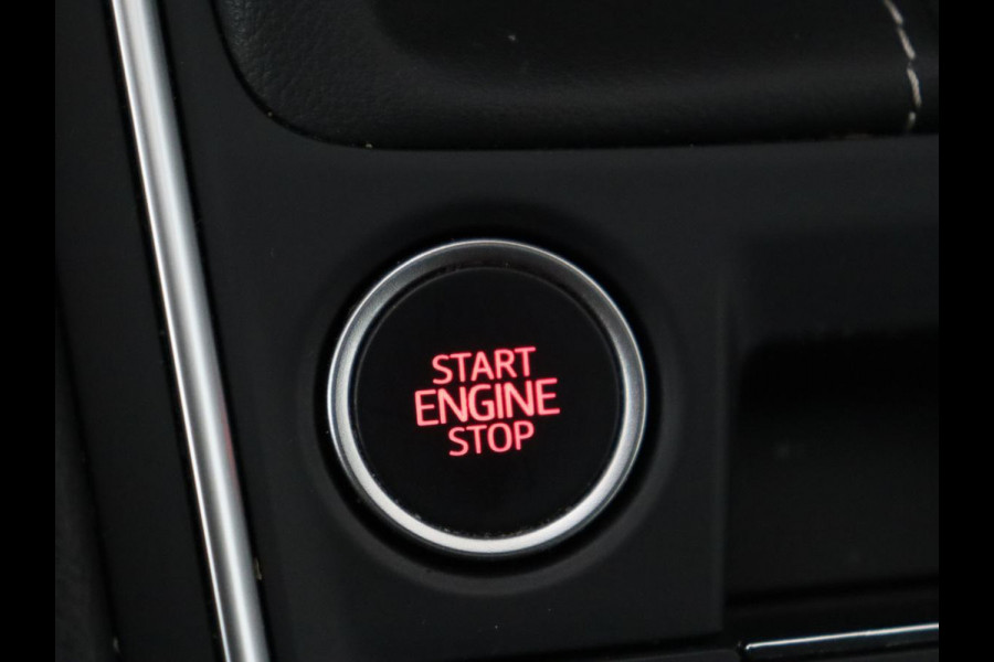 Seat Leon 1.0 TSI Style Intens | Stoelverwarming | Adaptive cruise | Camera | Carplay | Stuurverwarming | Navigatie | Keyless | Parkeerhulp | Climate control | Bluetooth | Full LED