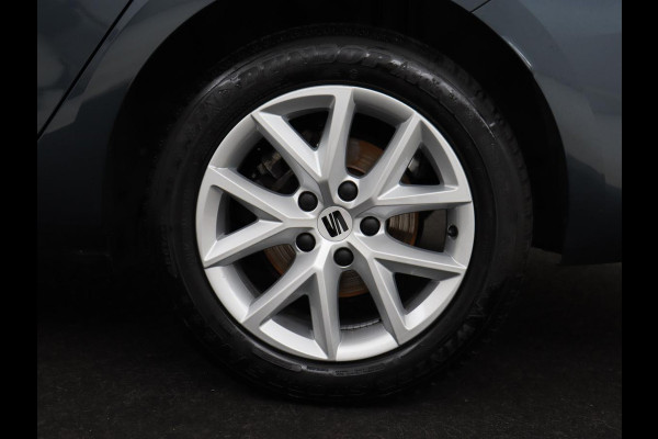 Seat Leon 1.0 TSI Style Intens | Stoelverwarming | Adaptive cruise | Camera | Carplay | Stuurverwarming | Navigatie | Keyless | Parkeerhulp | Climate control | Bluetooth | Full LED