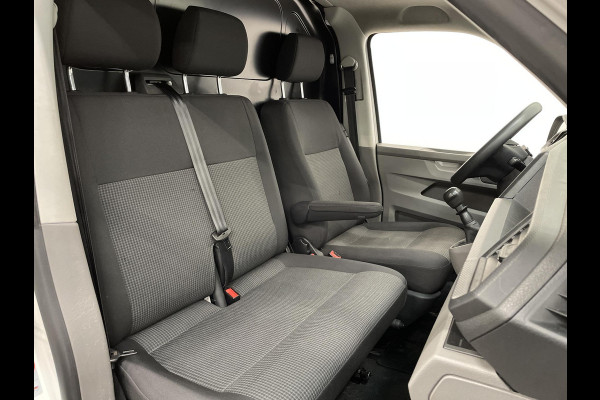 Volkswagen Transporter 2.0 TDI L2H1 28 Airco Cruise Control Apple CarPlay Trekhaak Achterklep