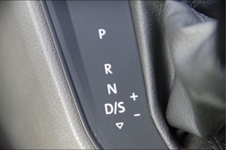 Volkswagen Crafter 35 2.0 TDI L3H3 140PK AUT. 3-ZITS, TREKHAAK, CAMERA, NAVI, CRUISE, AIRCO, NL AUTO, NAP