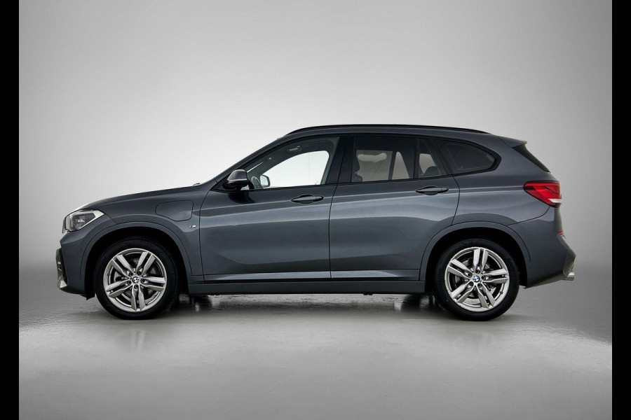 BMW X1 xDrive25e Exe.Ed. 221PK PLUG-In M Sport PANORAMADAK | AD-CRUISE | CAMERA