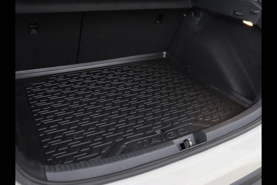 Volkswagen Taigo 1.0 TSI Life Business | Stoelverwarming | Trekhaak | Camera | Adaptive cruise | Navigatie | 17'' | Virtual Cockpit | Climate control | Bluetooth | Full LED | Parkeerhulp