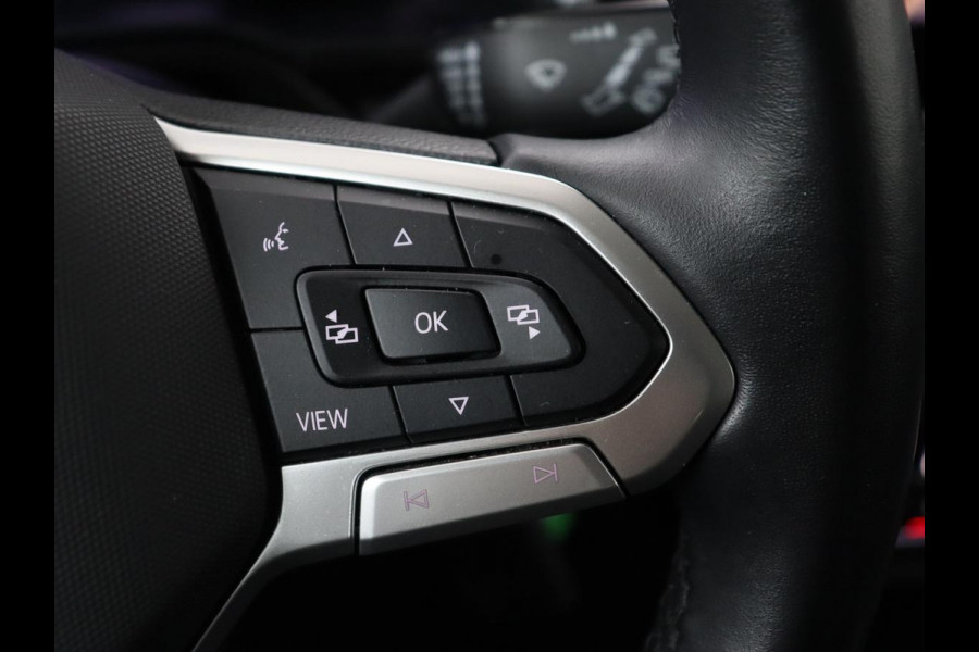 Volkswagen Taigo 1.0 TSI Life Business | Stoelverwarming | Trekhaak | Camera | Adaptive cruise | Navigatie | 17'' | Virtual Cockpit | Climate control | Bluetooth | Full LED | Parkeerhulp