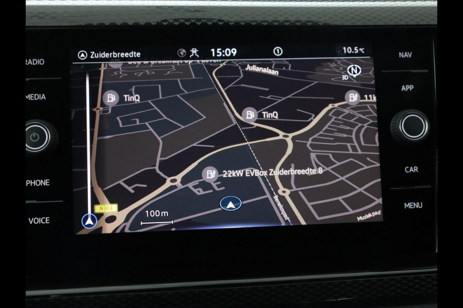 Volkswagen Taigo 1.0 TSI Life Business | Stoelverwarming | Trekhaak | Camera | Adaptive cruise | Navigatie | 17'' | Virtual Cockpit | Climate control | Bluetooth | Full LED | Parkeerhulp