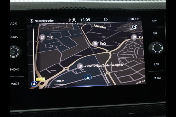 Volkswagen Taigo 1.0 TSI Life Business | Stoelverwarming | Trekhaak | Camera | Adaptive cruise | Navigatie | 17'' | Virtual Cockpit | Climate control | Bluetooth | Full LED | Parkeerhulp