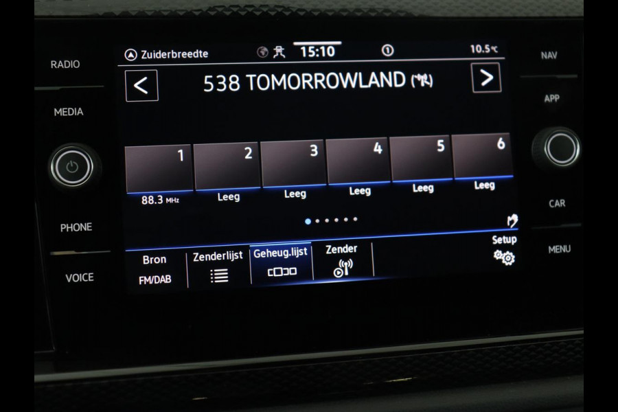 Volkswagen Taigo 1.0 TSI Life Business | Stoelverwarming | Trekhaak | Camera | Adaptive cruise | Navigatie | 17'' | Virtual Cockpit | Climate control | Bluetooth | Full LED | Parkeerhulp