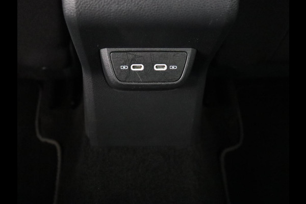 Volkswagen Taigo 1.0 TSI Life Business | Stoelverwarming | Trekhaak | Camera | Adaptive cruise | Navigatie | 17'' | Virtual Cockpit | Climate control | Bluetooth | Full LED | Parkeerhulp