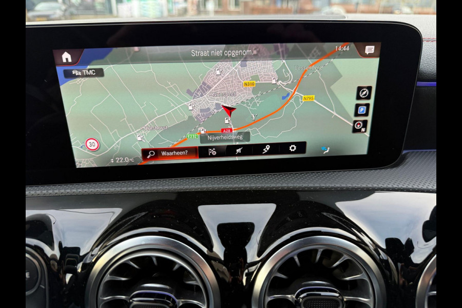 Mercedes-Benz CLA-Klasse 250 e AMG Line / Panodak / Sfeer