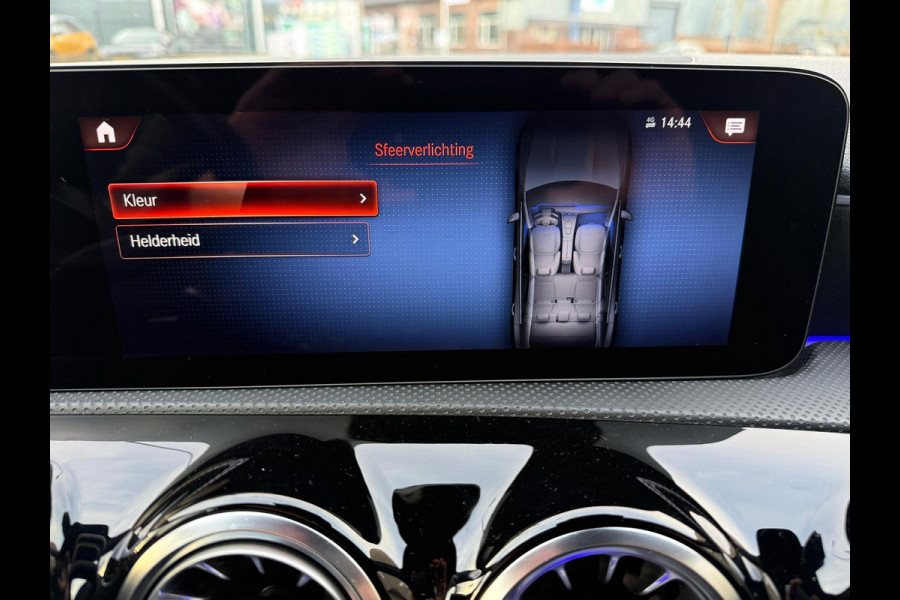 Mercedes-Benz CLA-Klasse 250 e AMG Line / Panodak / Sfeer