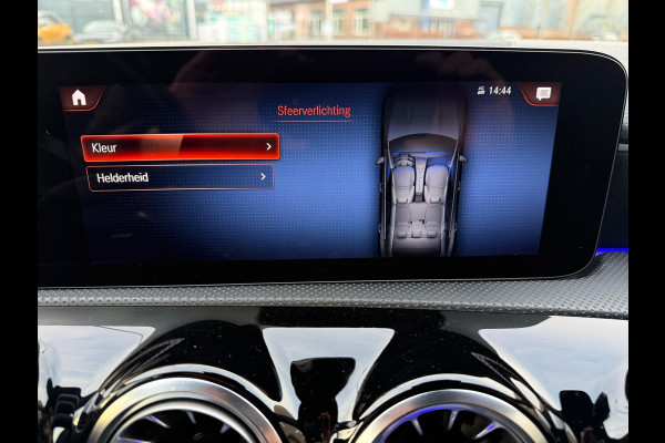 Mercedes-Benz CLA-Klasse 250 e AMG Line / Panodak / Sfeer