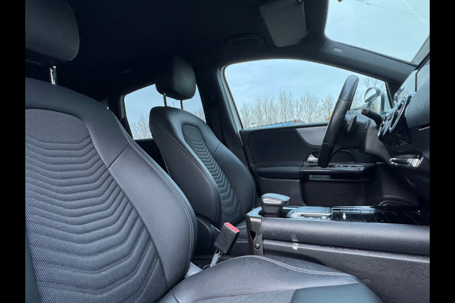 Mercedes-Benz B-Klasse 200d / NAP / 2022