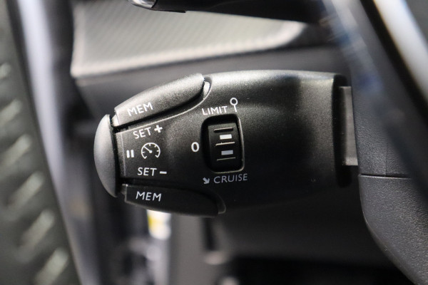 Peugeot 2008 1.2 PureTech Allure Pack PDC Parkeerhulp Stoelverw LED 24 maanden garantie mogelijk (*vraag naar de voorwaarden)