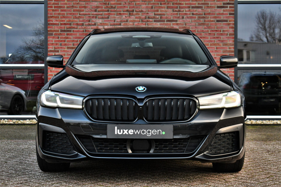 BMW 5 Serie Touring 530e xDrive M-Sport Pano ACC H/K HUD 19inch