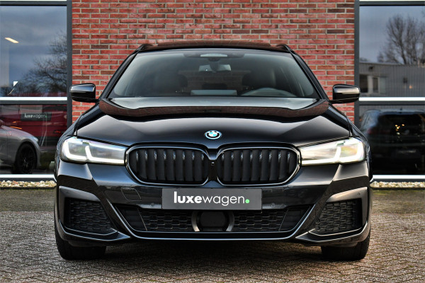 BMW 5 Serie Touring 530e xDrive M-Sport Pano ACC H/K HUD 19inch