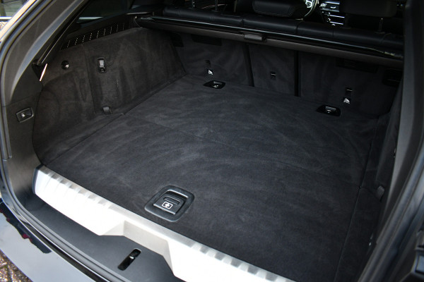 BMW 5 Serie Touring 530e xDrive M-Sport Pano ACC H/K HUD 19inch