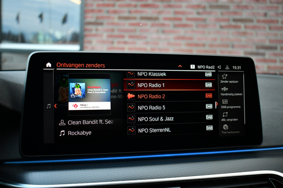 BMW 5 Serie Touring 530e xDrive M-Sport Pano ACC H/K HUD 19inch