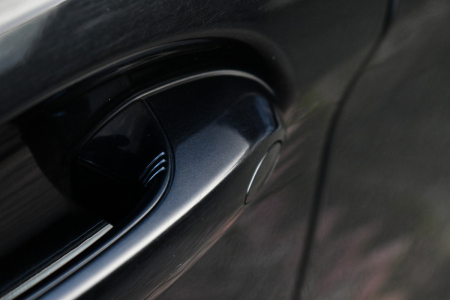 BMW 5 Serie Touring 530e xDrive M-Sport Pano ACC H/K HUD 19inch