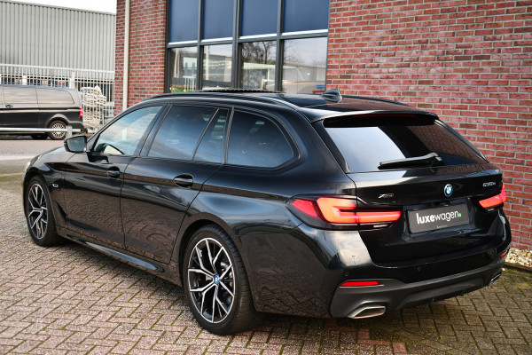BMW 5 Serie Touring 530e xDrive M-Sport Pano ACC H/K HUD 19inch