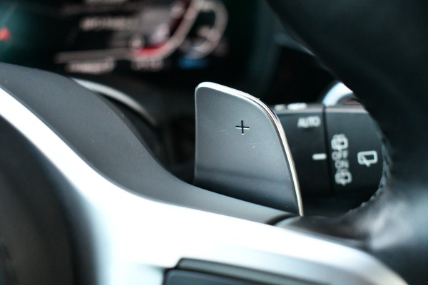 BMW 5 Serie Touring 530e xDrive M-Sport Pano ACC H/K HUD 19inch