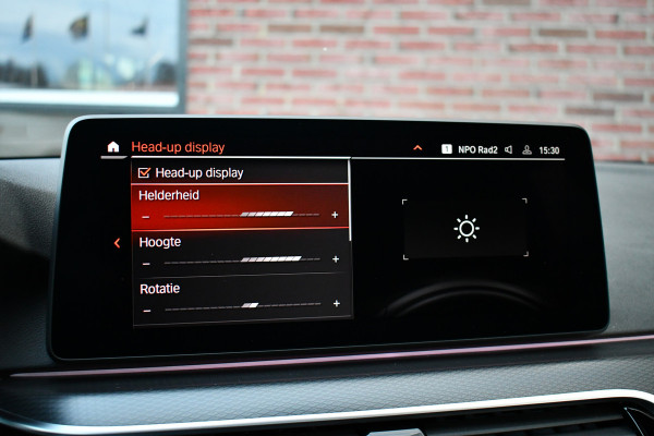 BMW 5 Serie Touring 530e xDrive M-Sport Pano ACC H/K HUD 19inch