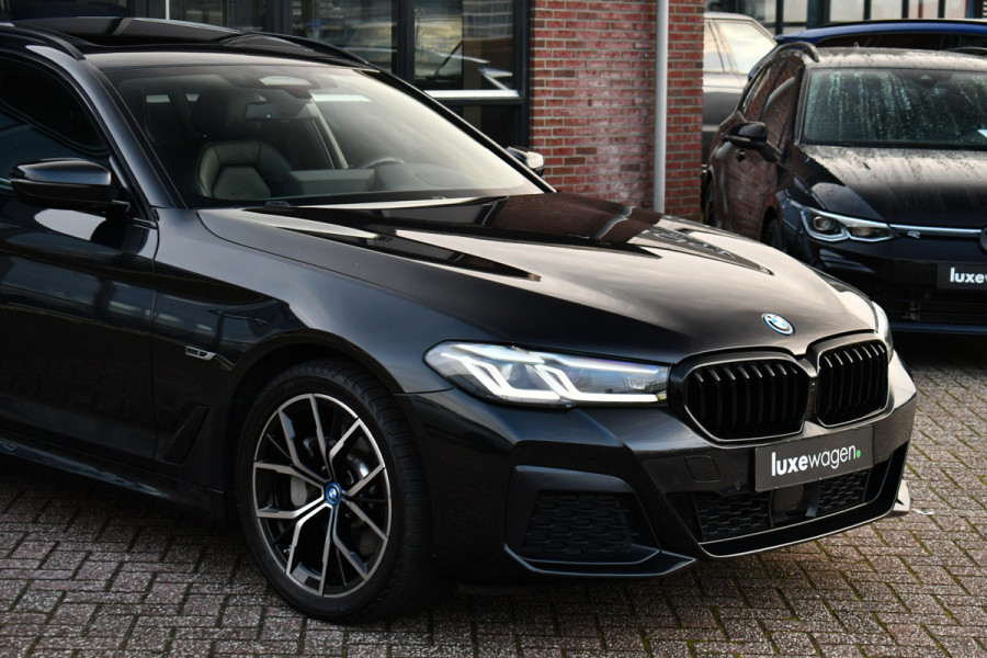 BMW 5 Serie Touring 530e xDrive M-Sport Pano ACC H/K HUD 19inch
