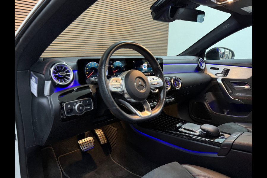 Mercedes-Benz CLA-Klasse Shooting Brake 200 Business Solution + AMG | Pano | Memory | Nightpakket | LED | Keyless | Premium Plus