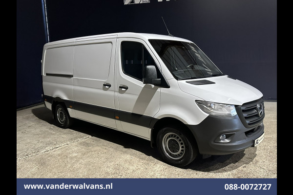 Mercedes-Benz Sprinter 317 CDI 170pk L2H1 Euro6 Airco | Camera | Navigatie | Apple Carplay | Cruisecontrol | Trekhaak | Chauffeursstoel Android Auto, Bijrijdersbank