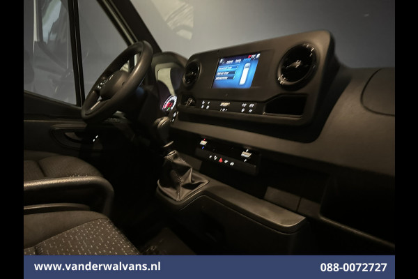 Mercedes-Benz Sprinter 317 CDI 170pk L2H1 Euro6 Airco | Camera | Navigatie | Apple Carplay | Cruisecontrol | Trekhaak | Chauffeursstoel Android Auto, Bijrijdersbank