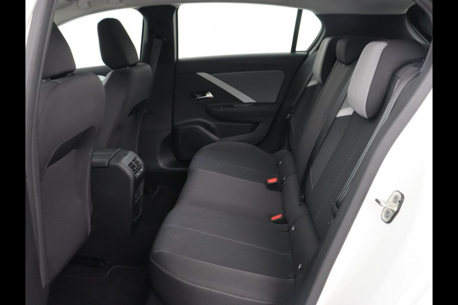 Opel Astra 1.6 Hybrid Edition | Trekhaak | Adaptive cruise | Carplay | Full LED | Parkeerhulp | Digital Cockpit | DAB | Keyless start