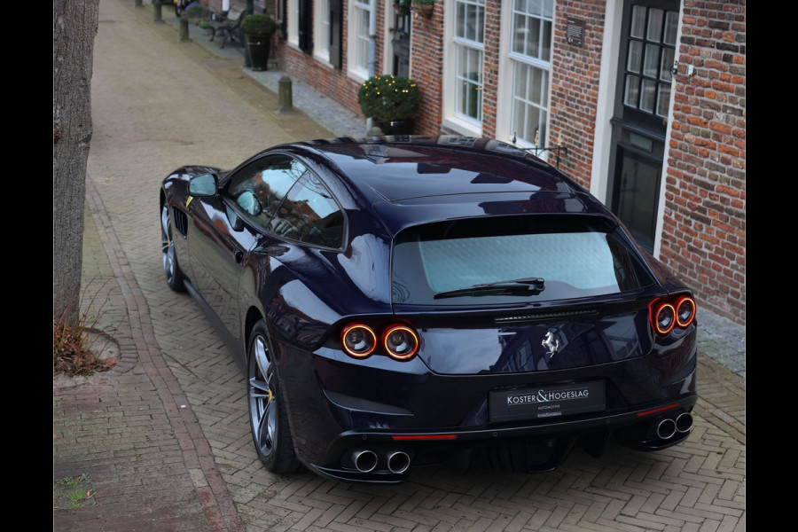 Ferrari GTC4Lusso 6.3 V12 | Atelier - Lift - Camera