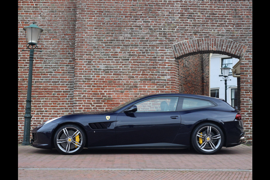 Ferrari GTC4Lusso 6.3 V12 | Atelier - Lift - Camera