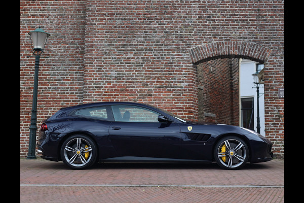 Ferrari GTC4Lusso 6.3 V12 | Atelier - Lift - Camera