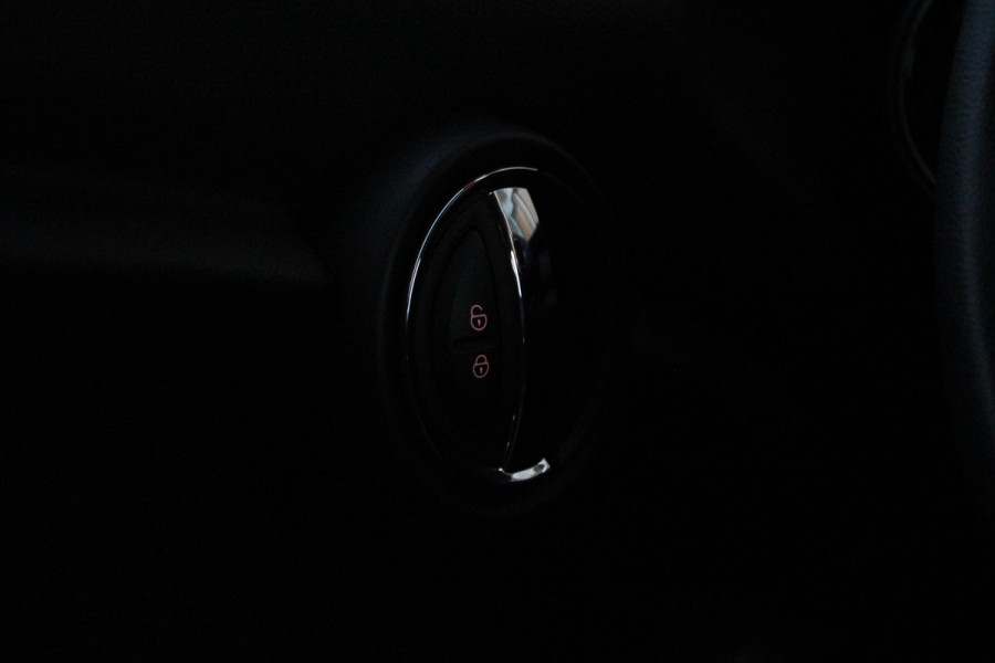 MINI One 1.2 102PK ONE SALT BUSINESS | STOEL VERWARMING | 17" LICHTMETALEN VELGEN JOHN COOPER WORKS | AIRCO | LAGE KM STAND! | PARKEERSENSOREN ACHTER |