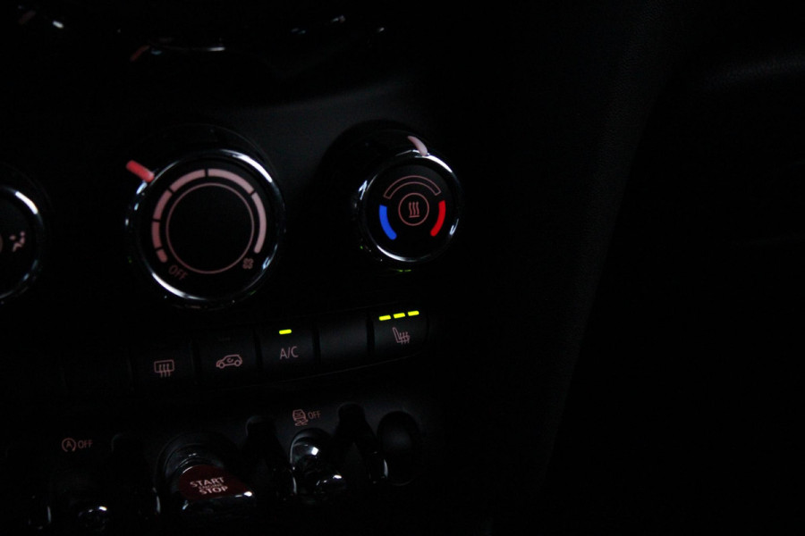 MINI One 1.2 102PK ONE SALT BUSINESS | STOEL VERWARMING | 17" LICHTMETALEN VELGEN JOHN COOPER WORKS | AIRCO | LAGE KM STAND! | PARKEERSENSOREN ACHTER |