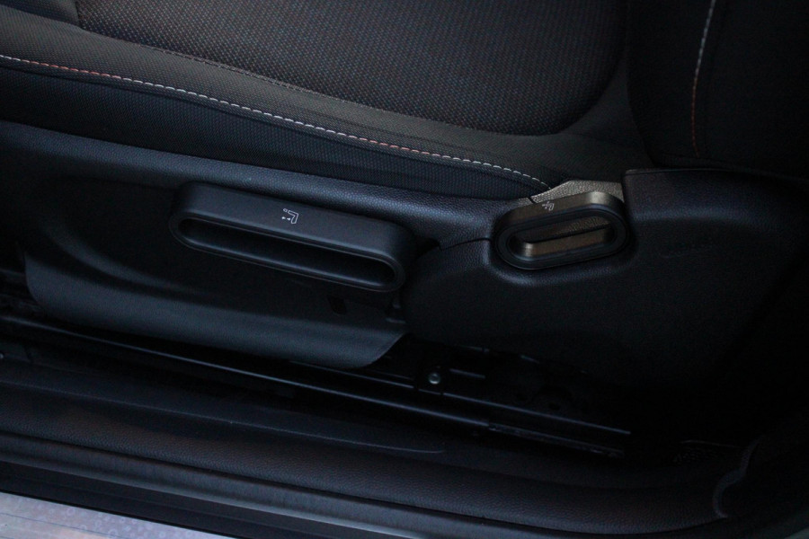 MINI One 1.2 102PK ONE SALT BUSINESS | STOEL VERWARMING | 17" LICHTMETALEN VELGEN JOHN COOPER WORKS | AIRCO | LAGE KM STAND! | PARKEERSENSOREN ACHTER |