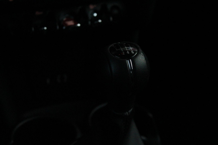 MINI One 1.2 102PK ONE SALT BUSINESS | STOEL VERWARMING | 17" LICHTMETALEN VELGEN JOHN COOPER WORKS | AIRCO | LAGE KM STAND! | PARKEERSENSOREN ACHTER |