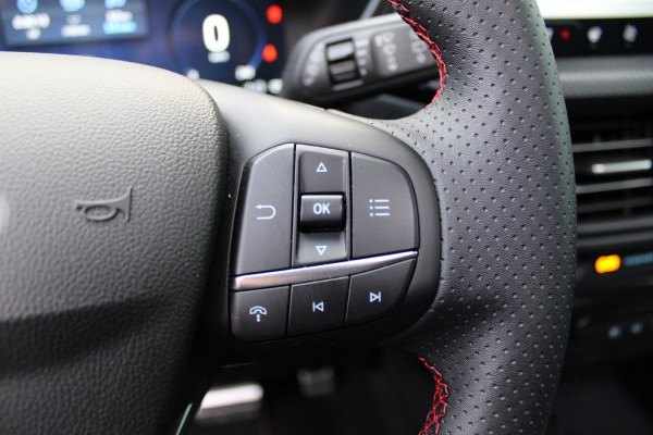 Ford Kuga 2.5 PHEV ST-Line X | Panoramadak | Trekhaak | BLIS | B&O | Full Options