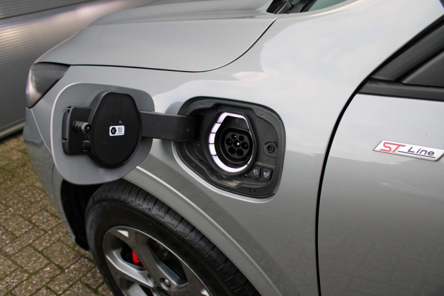 Ford Kuga 2.5 PHEV ST-Line X | Panoramadak | Trekhaak | BLIS | B&O | Full Options
