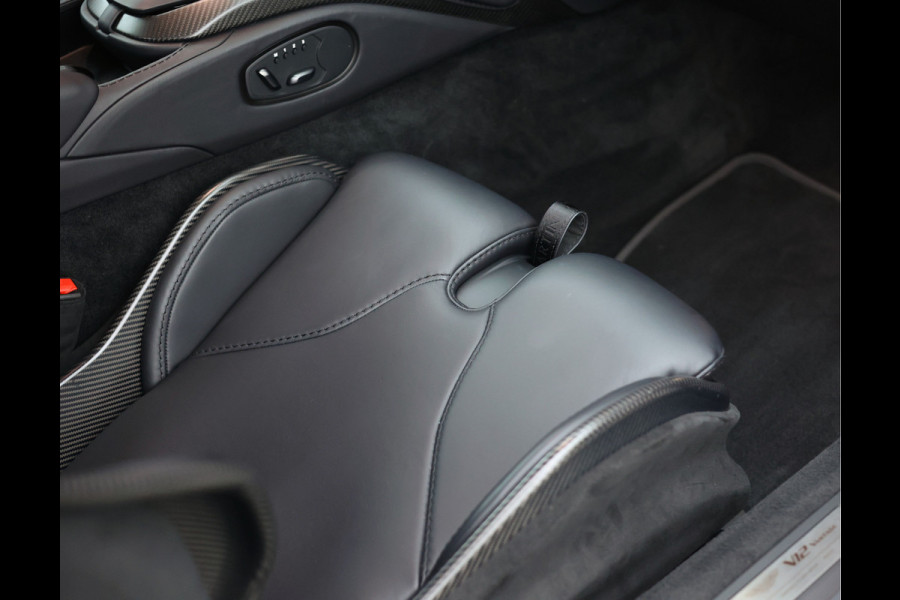 Aston Martin Vantage 5.2 V12 | AM Heritage Green - 1/333