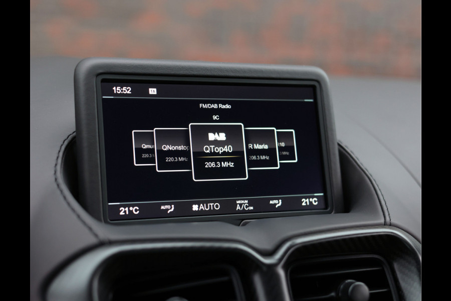 Aston Martin Vantage 5.2 V12 | AM Heritage Green - 1/333