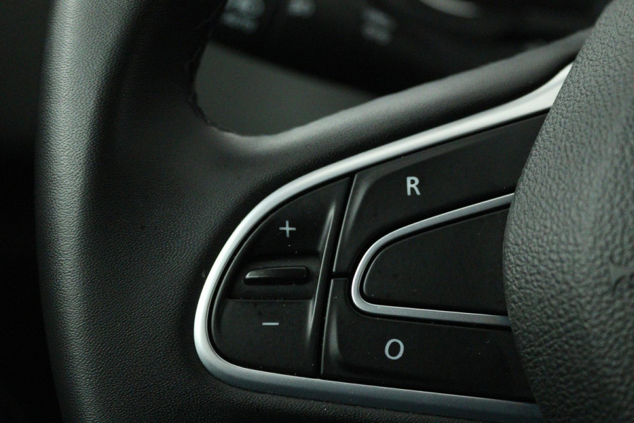 Renault Grand Scénic 1.3 TCe Equilibre 7p. Automaat (NAVIGATIE, TREKHAAK, NAVIGATIE, PARKEERSENSOREN)