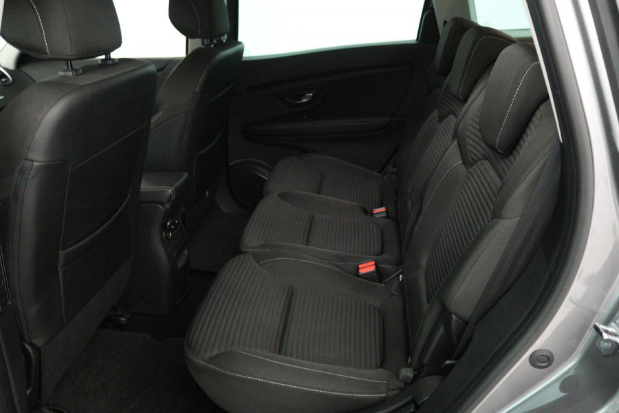 Renault Grand Scénic 1.3 TCe Equilibre 7p. Automaat (NAVIGATIE, TREKHAAK, NAVIGATIE, PARKEERSENSOREN)