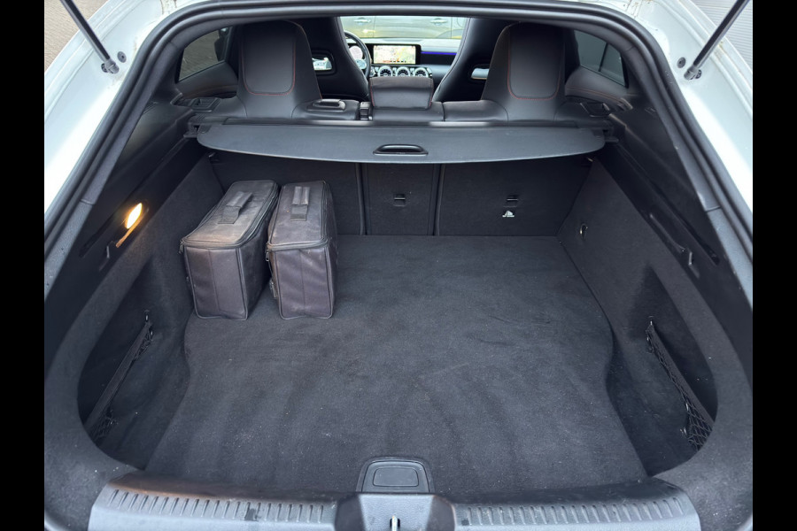 Mercedes-Benz CLA-Klasse Shooting Brake 250 e AMG Line l Pano l ILS l Virtual l Sfeerverlichting l VDOH l