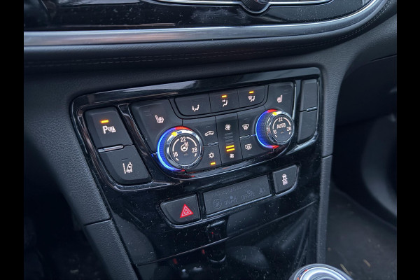 Opel Mokka X 1.4 Turbo Innovation | Stuur & Stoel verwarming | Parkeersensoren Voor & Achter | Navigatie |