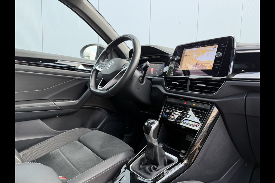 Volkswagen T-Roc 1.0 TSI 110pk Style Black Pack | Pano dak