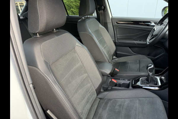 Volkswagen T-Roc 1.0 TSI 110pk Style Black Pack | Pano dak